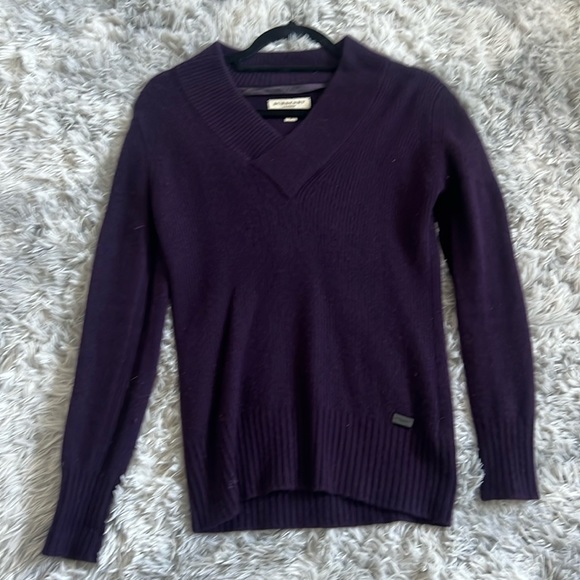 Authentic Burberry Cashmere Sweater - Picture 2 of 4